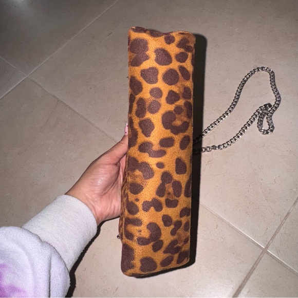 Leopard Print Chain Crossbody Bag F21 - Picture 5 of 5